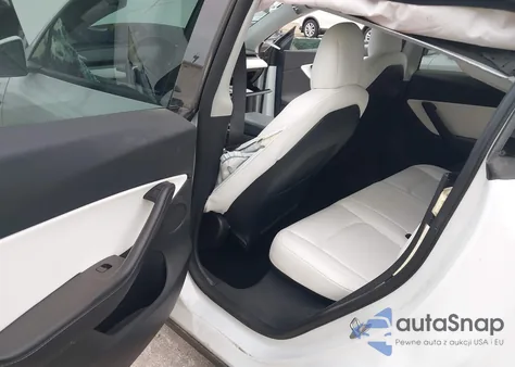 2021 Tesla Model Y Long Range Dual Motor All-Wheel Drive z USA, uszkodzony, nr VIN 5YJYGDEE0MF244216